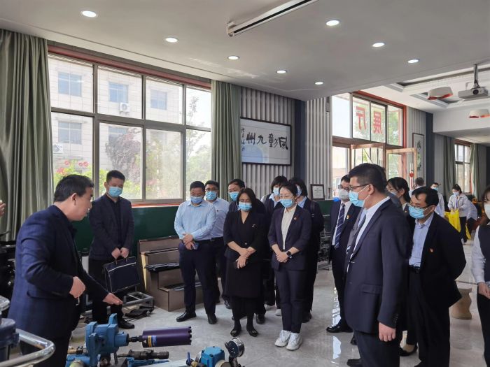 市公信担保公司受邀参加“春风行动”调研活动 (2).jpg
